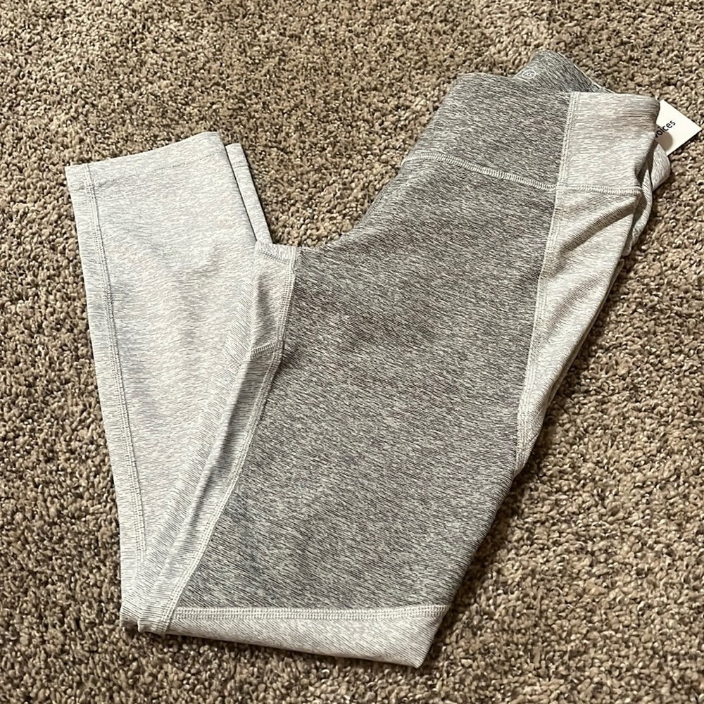 NWT Outdoor Voices 3/4 Two-Tone leggings size XS